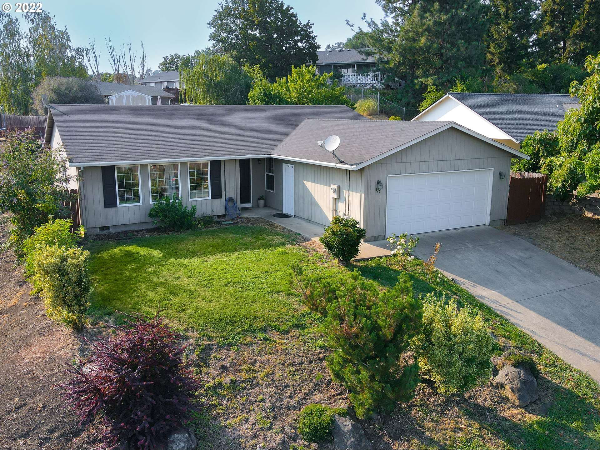Roseburg, OR 97471,320 DARK HORSE ST