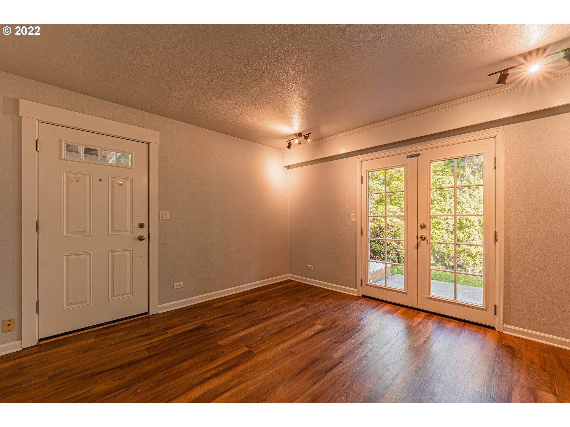 Eugene, OR 97402,2027 W 14TH PL