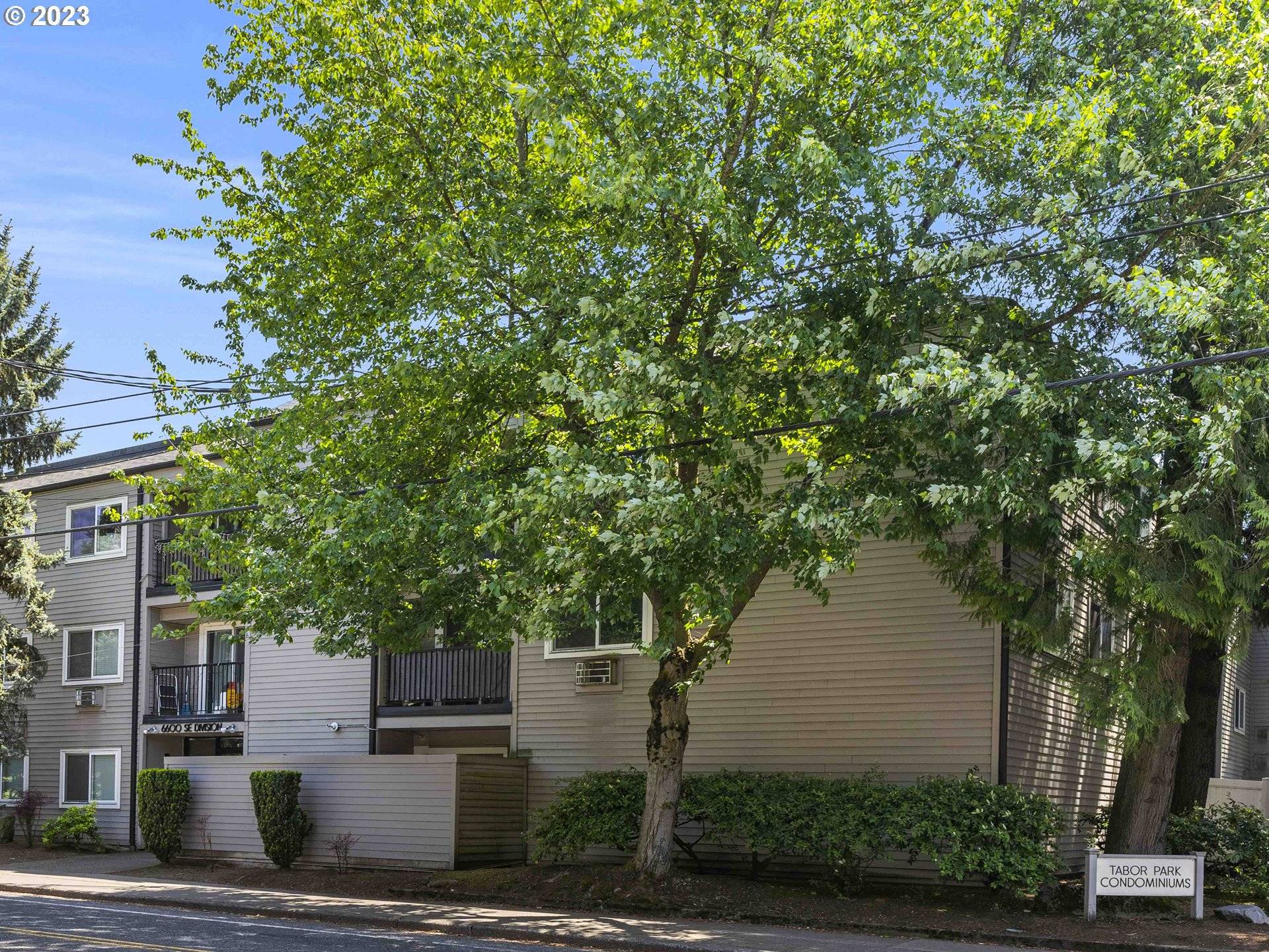 Portland, OR 97206,6600 SE DIVISION ST #203