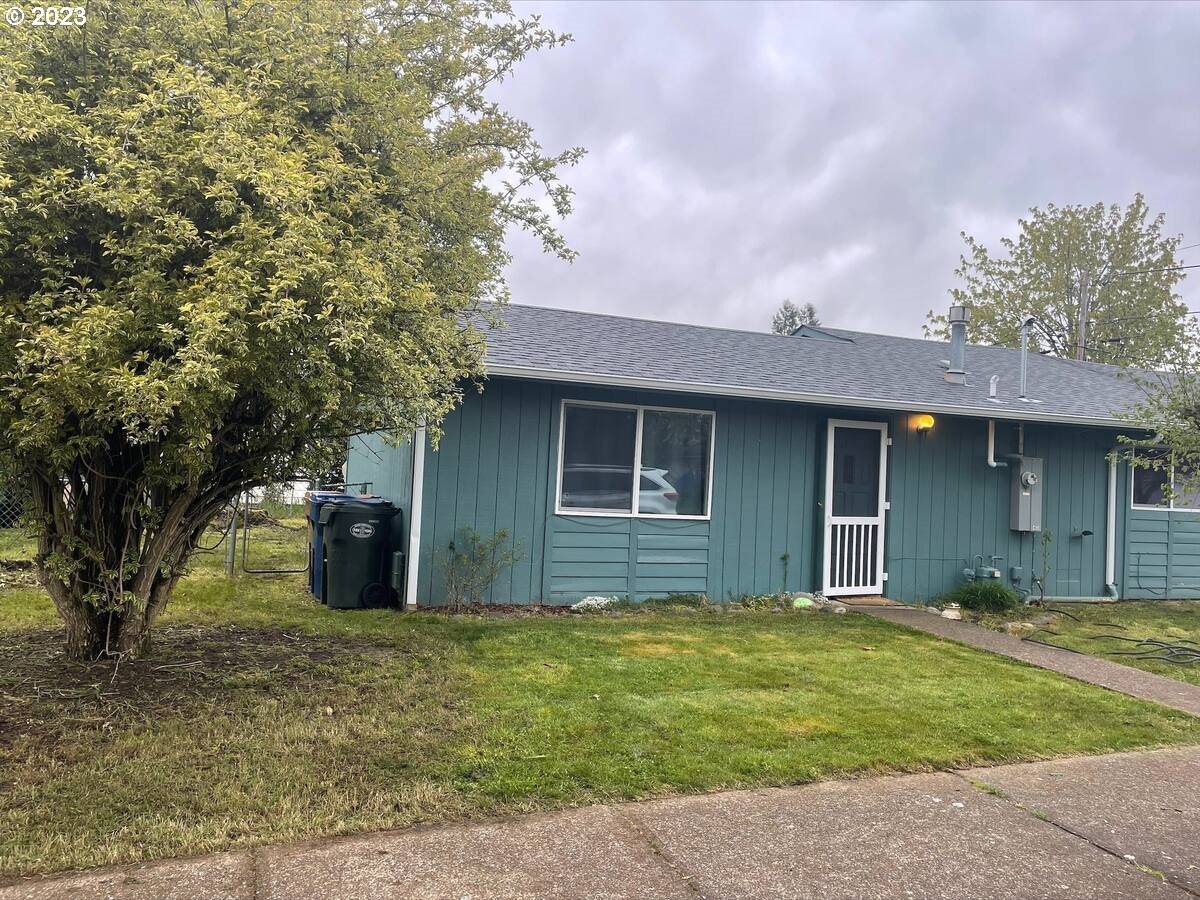 Junction City, OR 97448,320/330 E 5th AVE