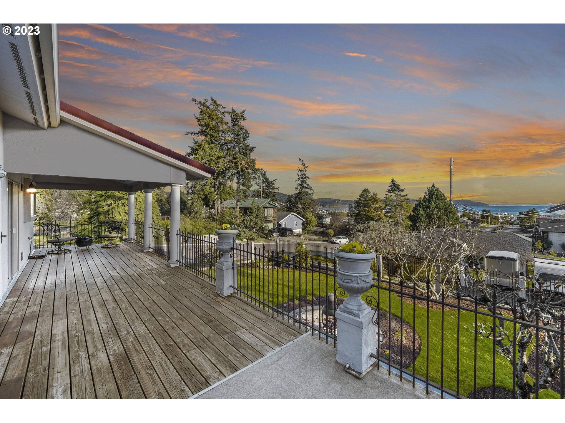 Anacortes, WA 98221,2806 Coho LN