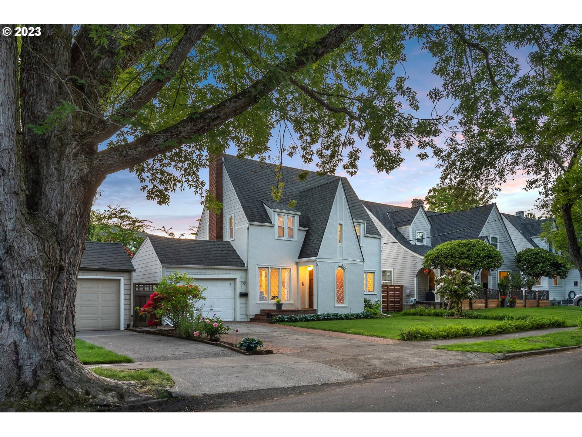 Portland, OR 97214,723 SE PEACOCK LN