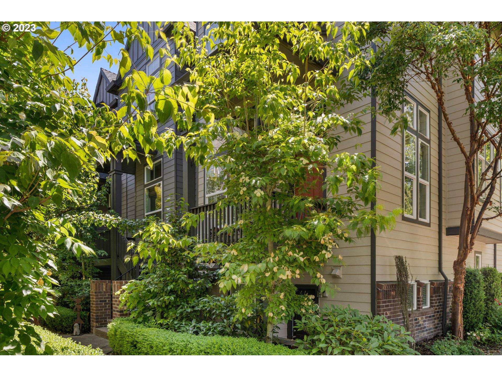 Portland, OR 97202,8852 SE 11TH AVE