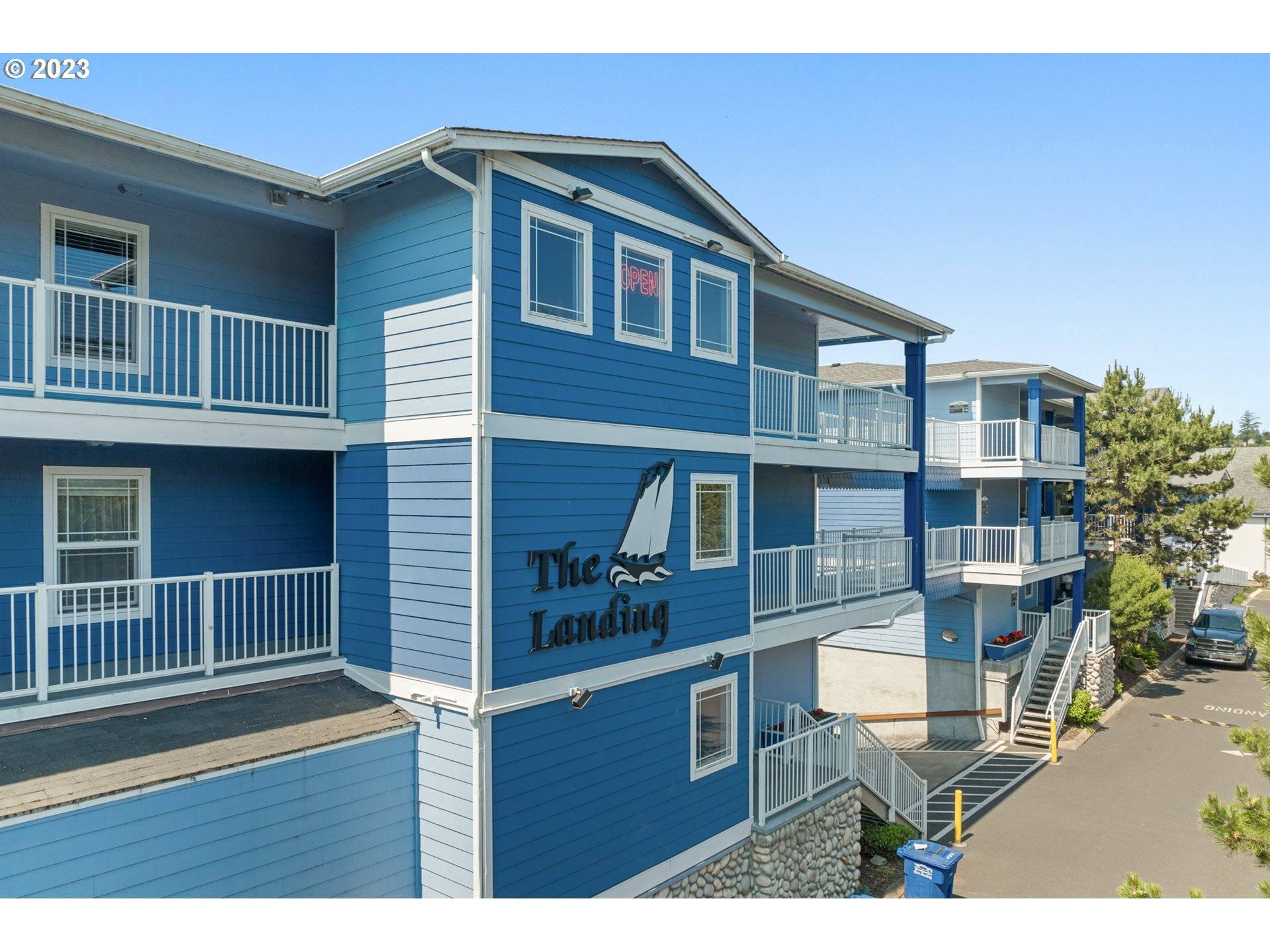 Newport, OR 97365,890 SE BAY BLVD #308