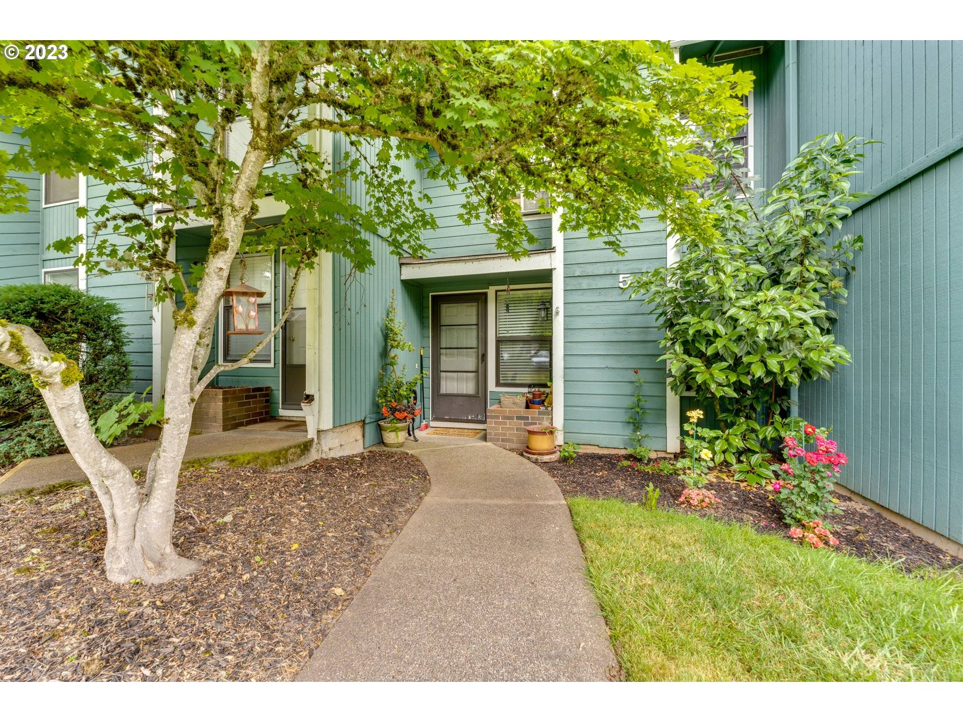 Tigard, OR 97224,7925 SW FANNO CREEK DR #5