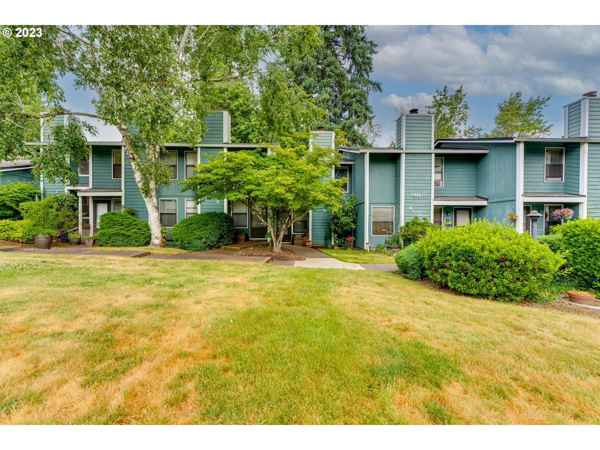 Tigard, OR 97224,7925 SW FANNO CREEK DR #5