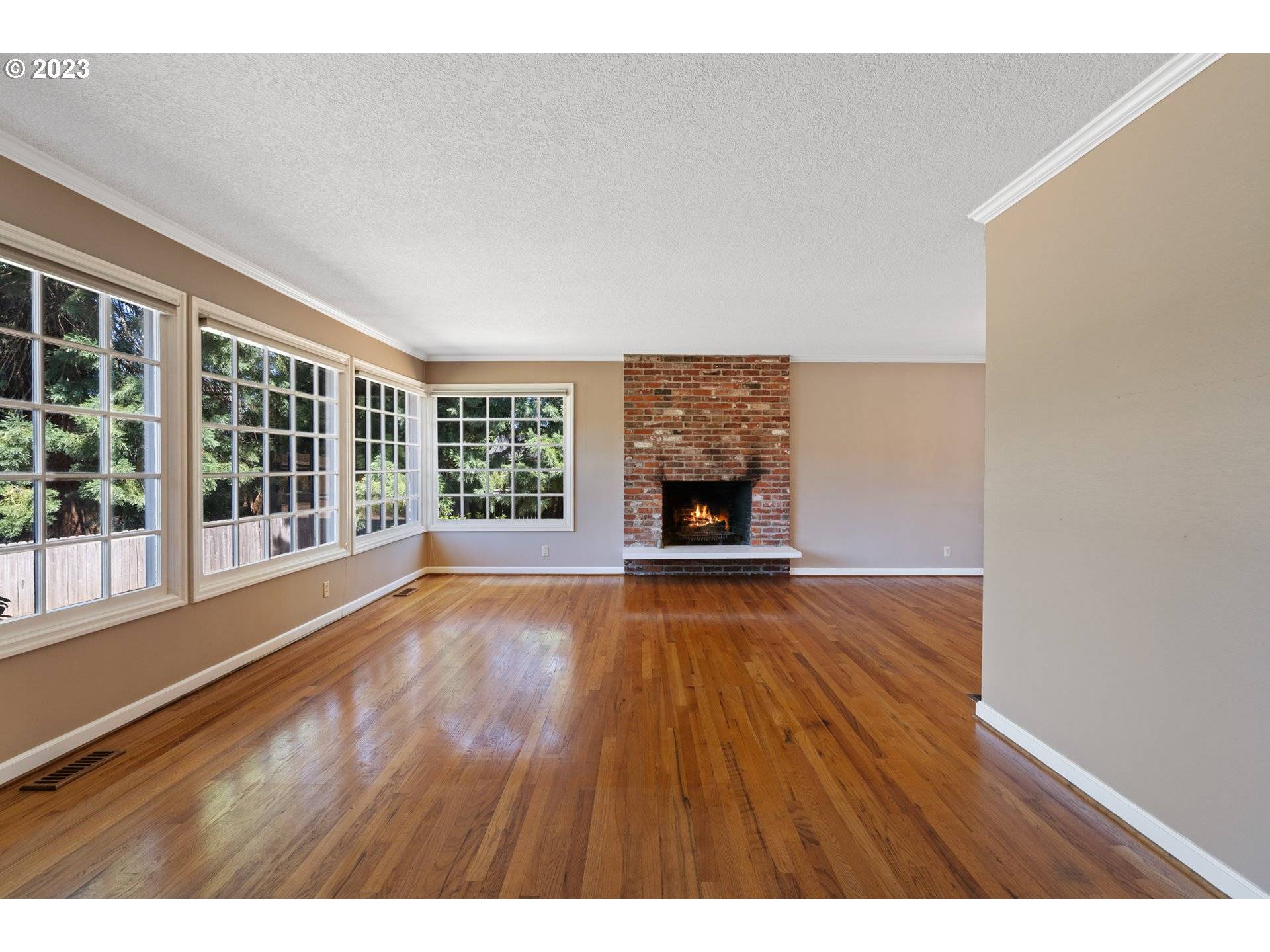 Lake Oswego, OR 97034,1525 IVY CT