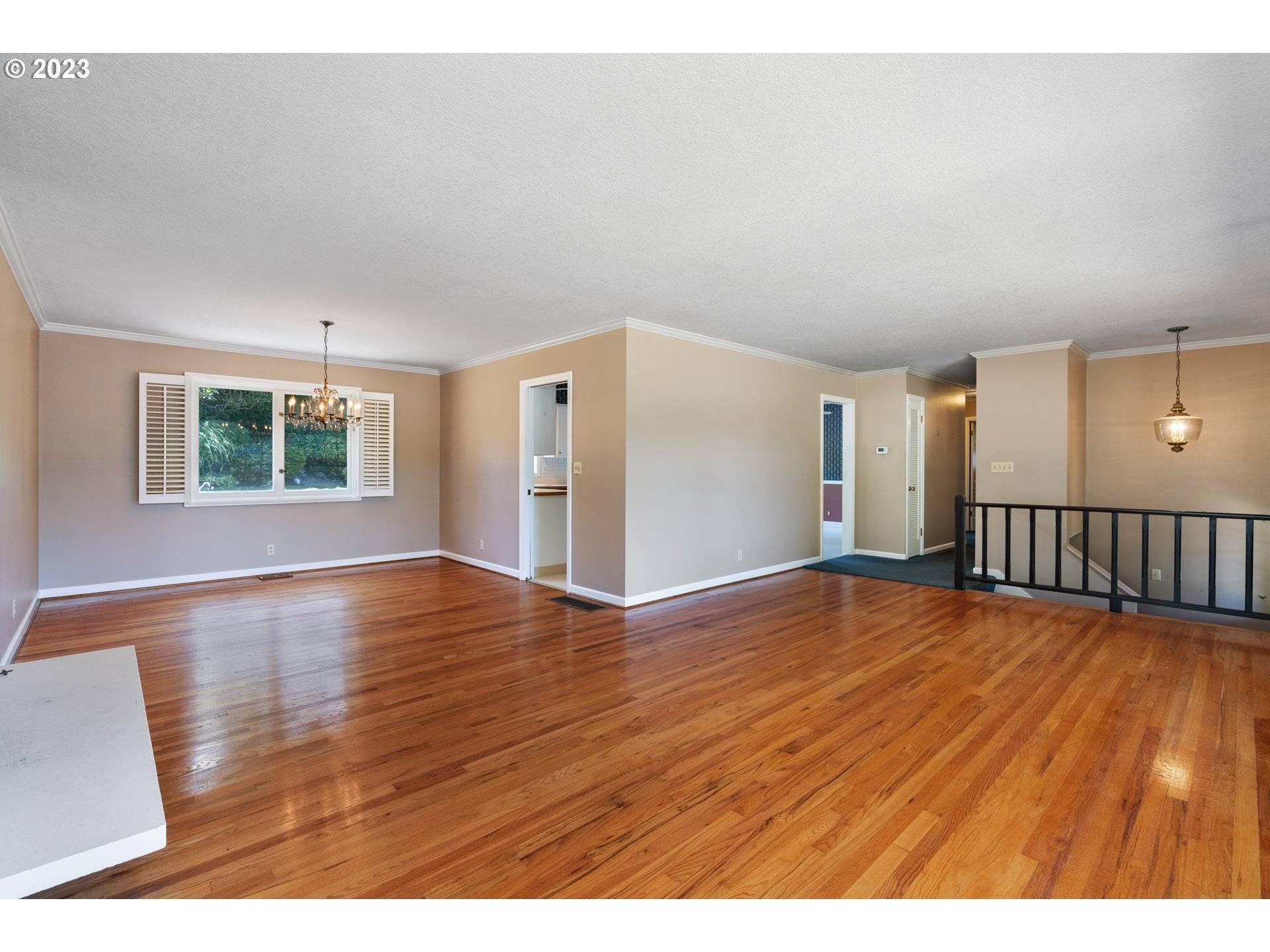 Lake Oswego, OR 97034,1525 IVY CT