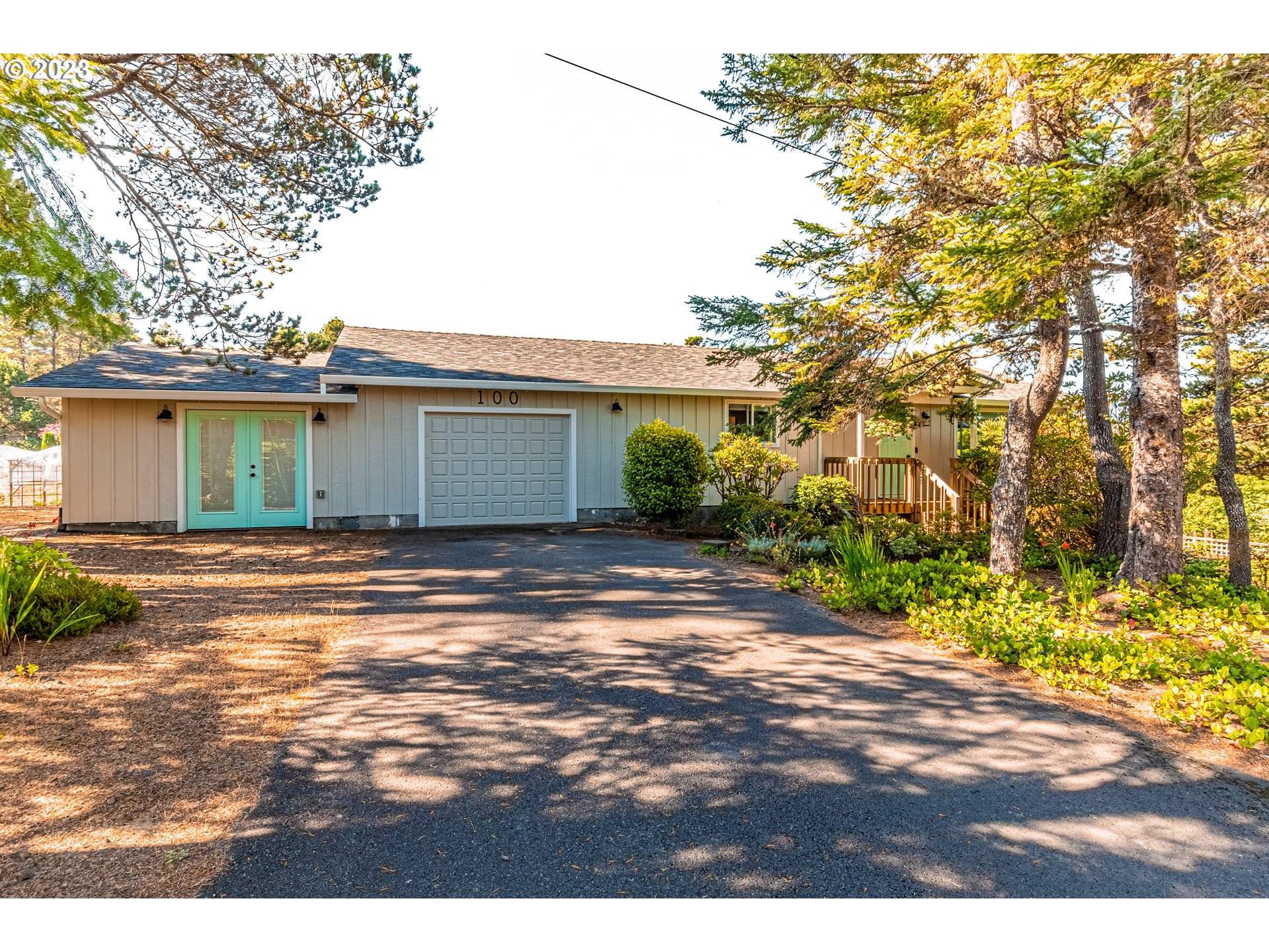 Lincoln City, OR 97367,100 HILLCREST ST