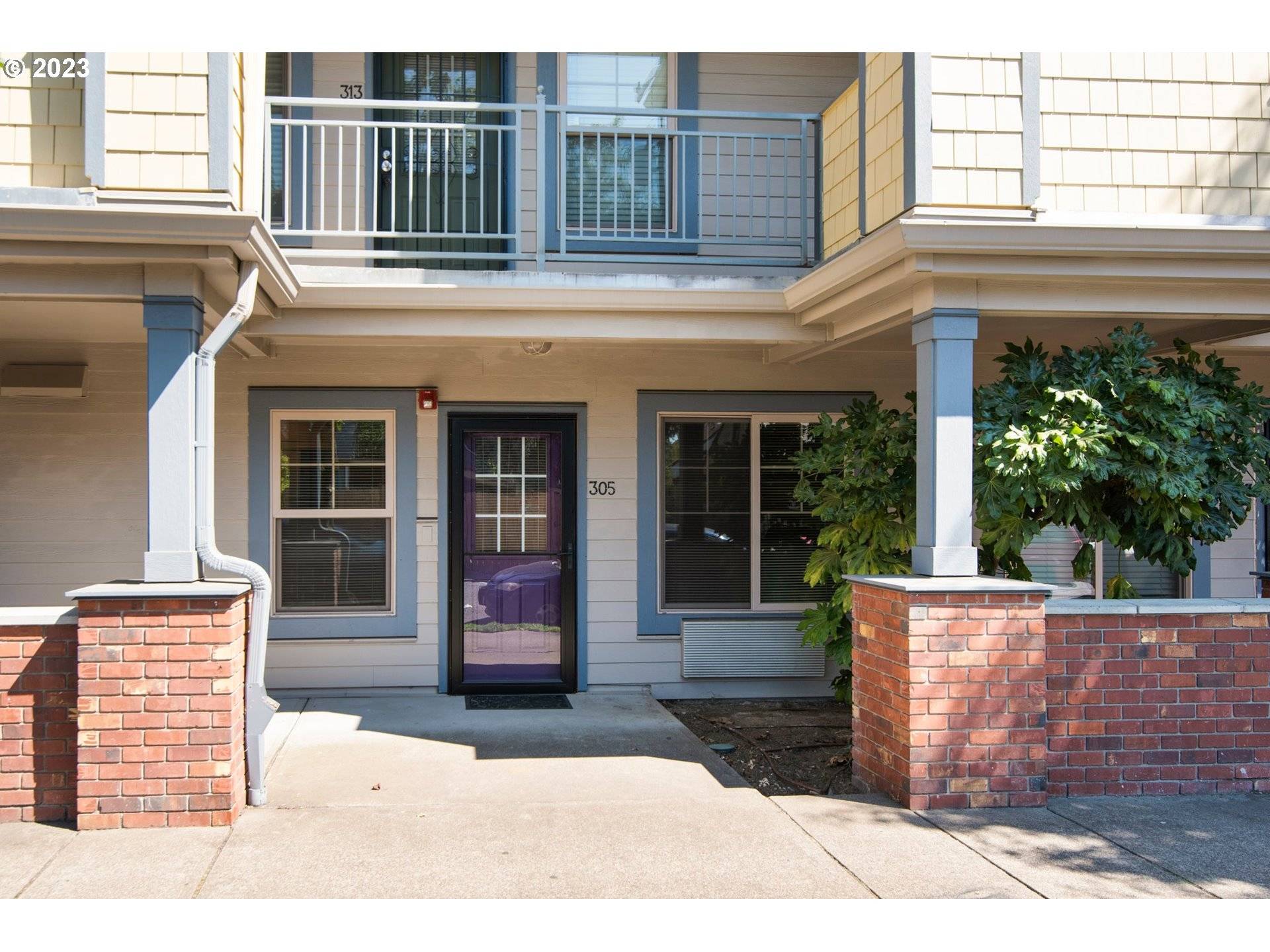 Portland, OR 97220,9837 NE IRVING ST #305