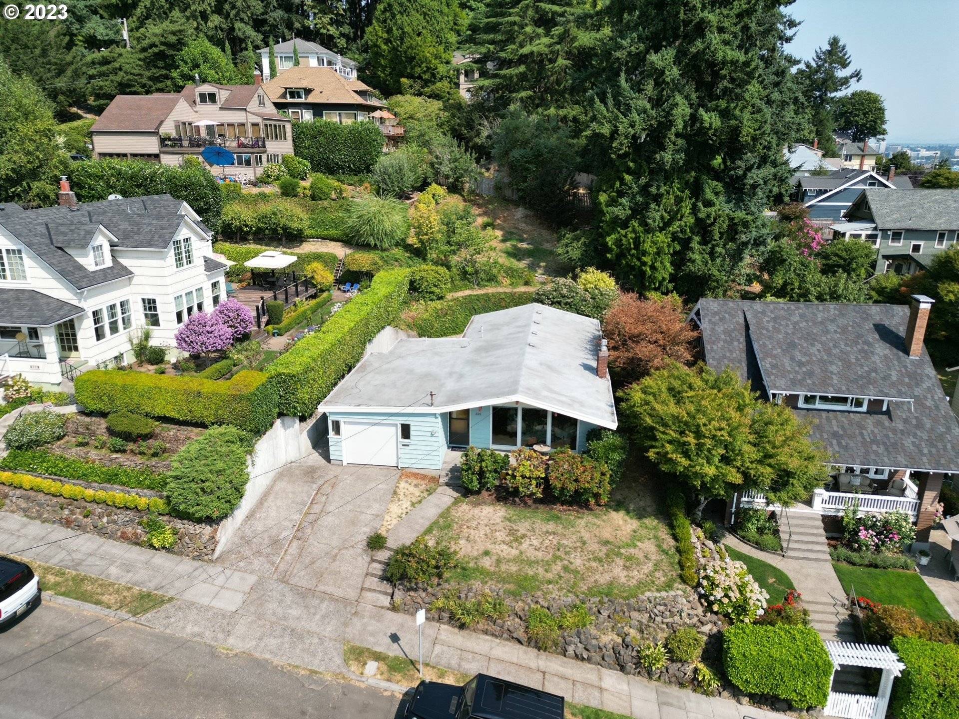 Portland, OR 97239,201 SW BANCROFT ST