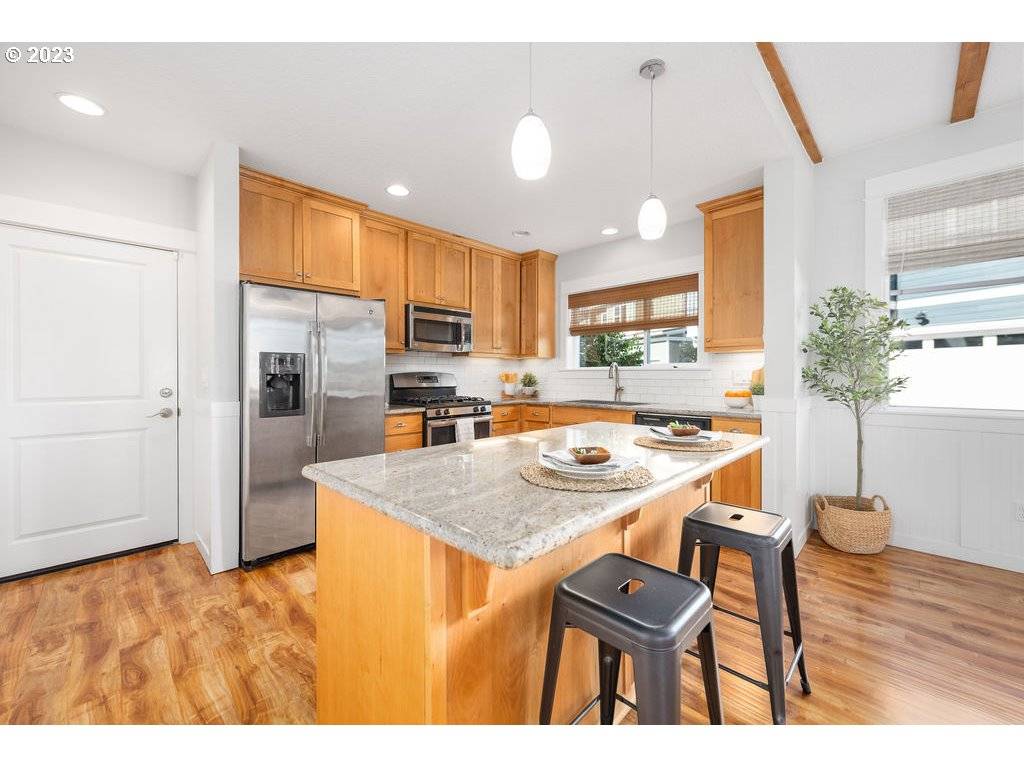 Astoria, OR 97103,230 Maritime LN