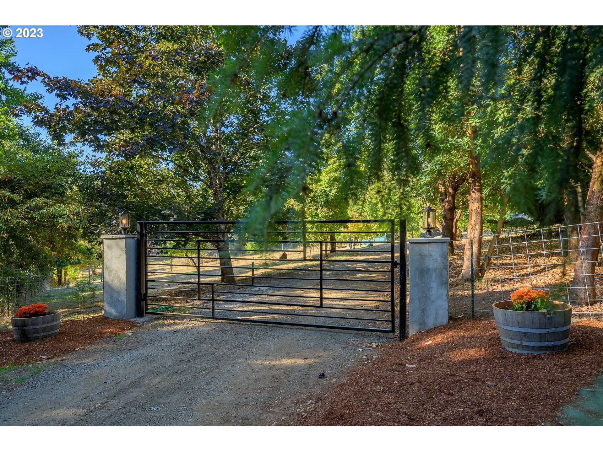 16655 SE WOODLAND HEIGHTS RD, Amity, OR 97101