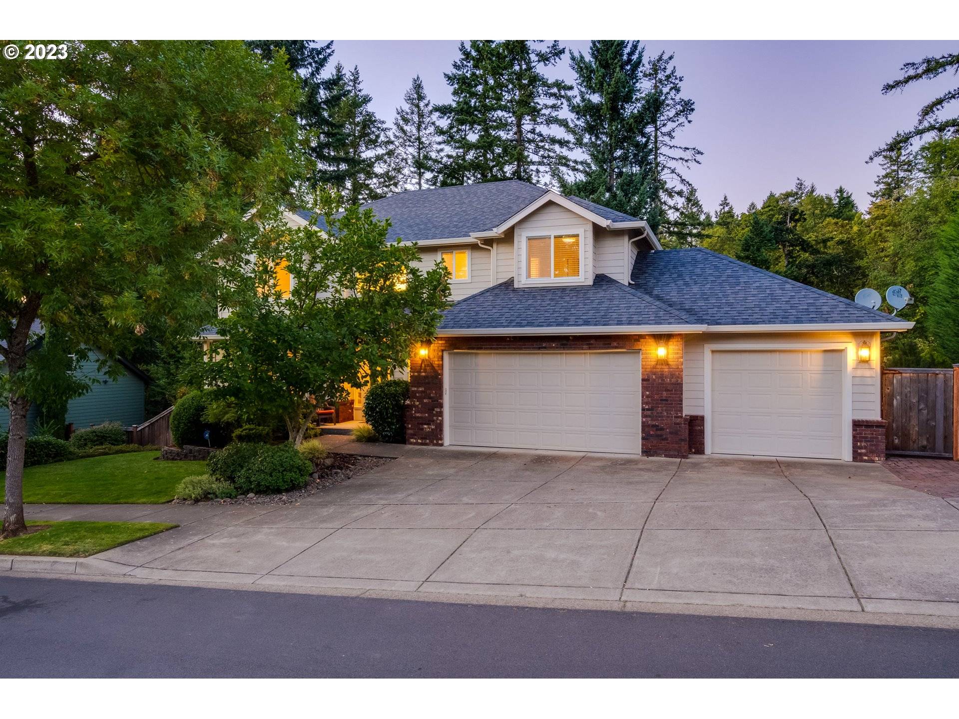 Eugene, OR 97405,3093 HERALD LN