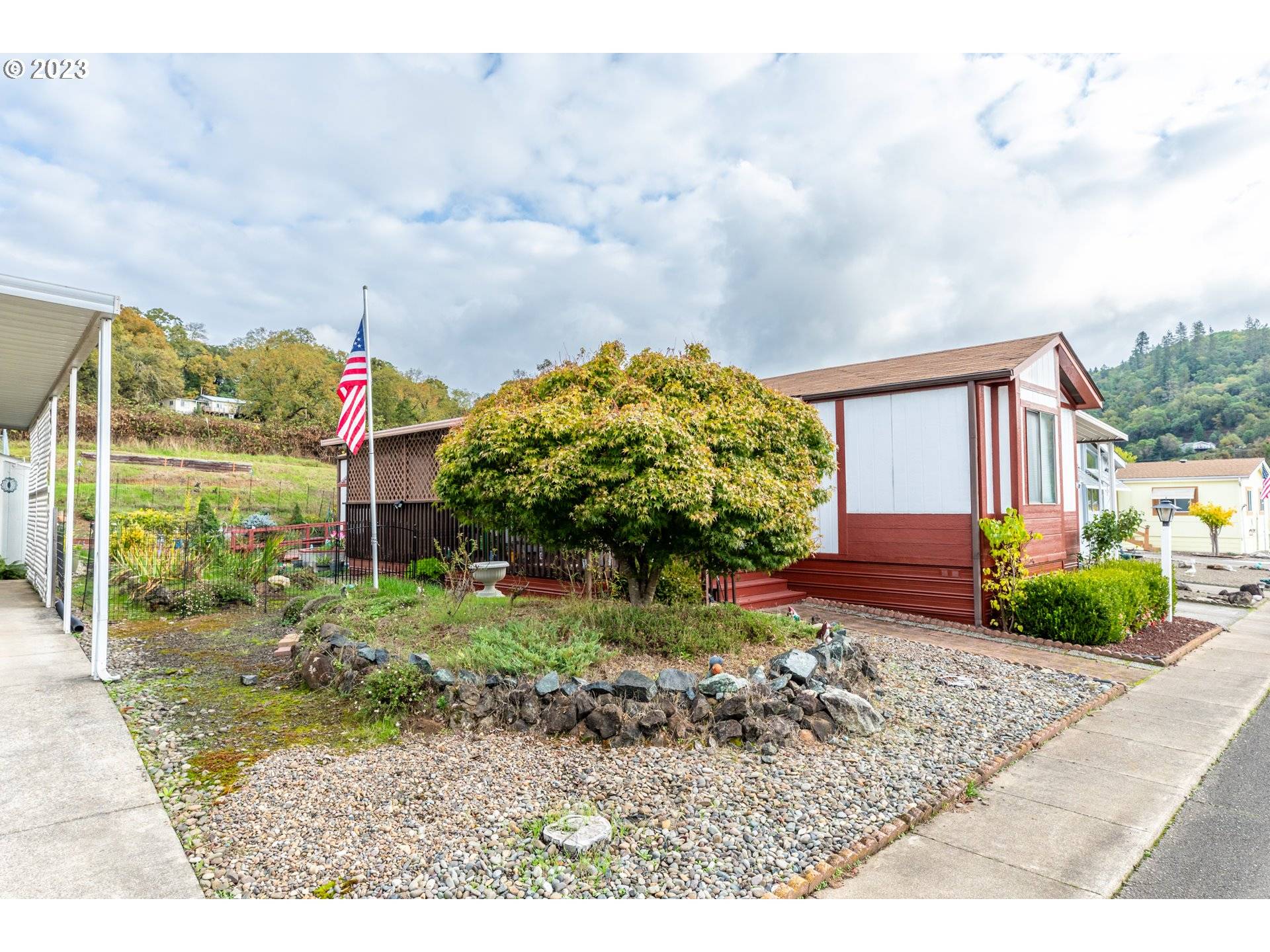 Roseburg, OR 97470,1004 SHADOW RANCH LN