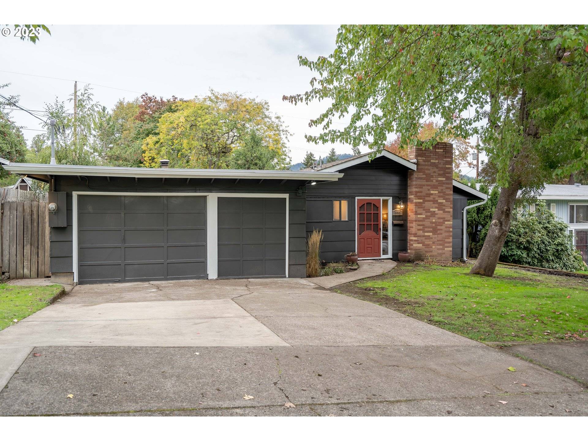 Eugene, OR 97405,990 E 35TH AVE