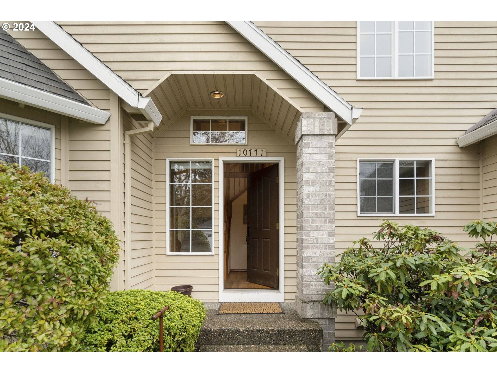 Portland, OR 97229,10771 NW HARDING CT