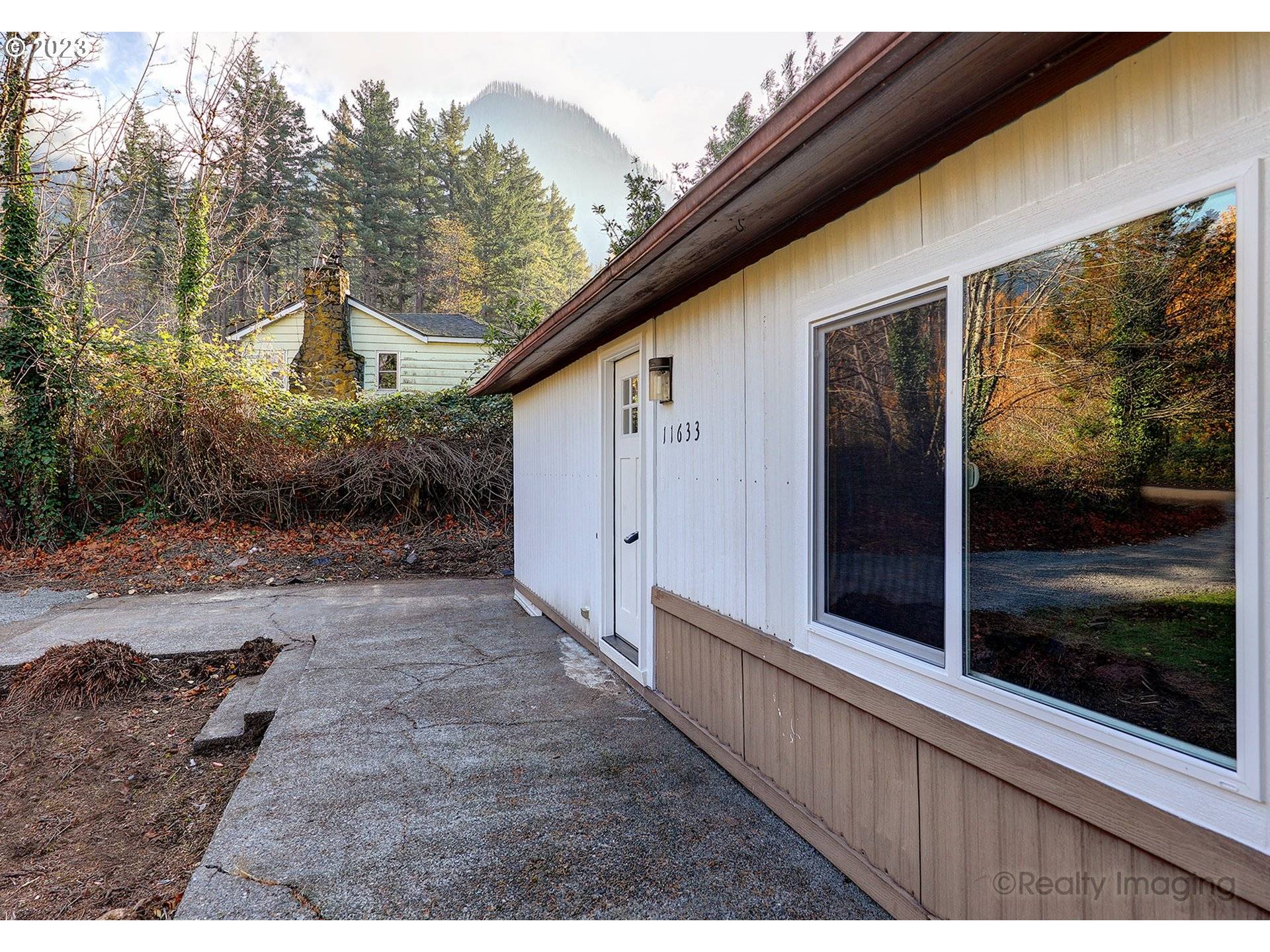 Cascade Locks, OR 97014,11633 NE MCLOUGHLIN PKWY