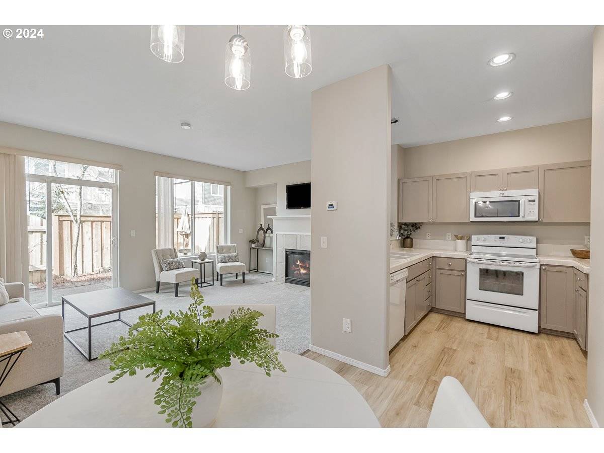 6273 SW 208TH TER, Beaverton, OR 97078