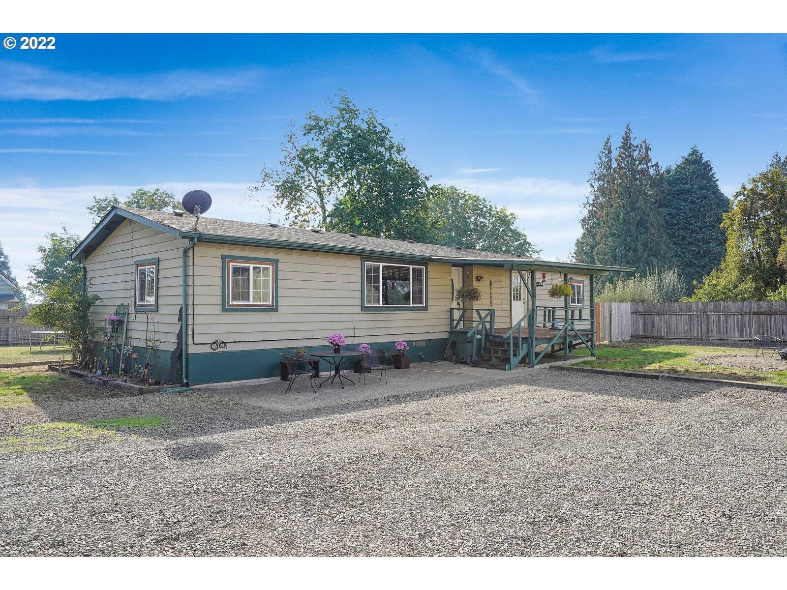 Brownsville, OR 97327,628 LOUCKS WAY