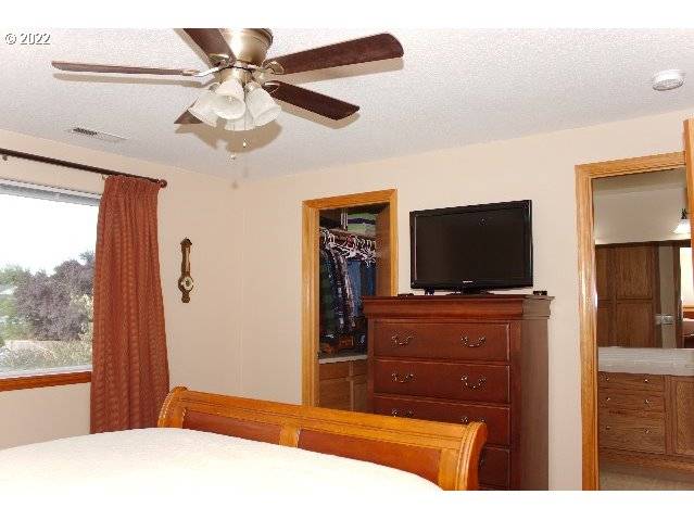 Scappoose, OR 97056,52387 NE 14TH ST