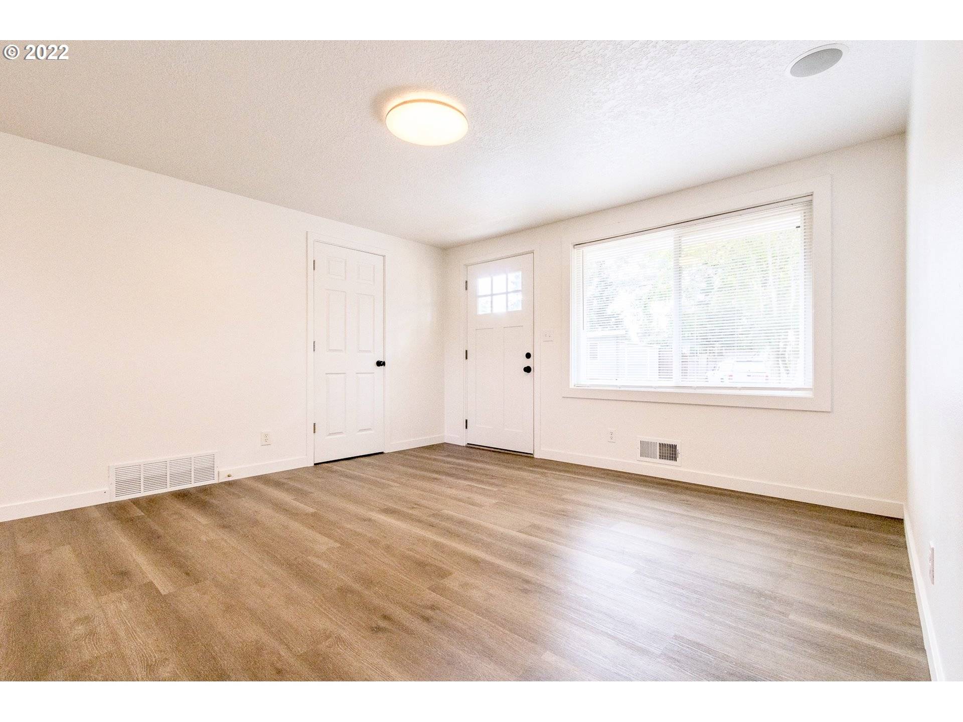 Oregon City, OR 97045,409 EASTFIELD DR