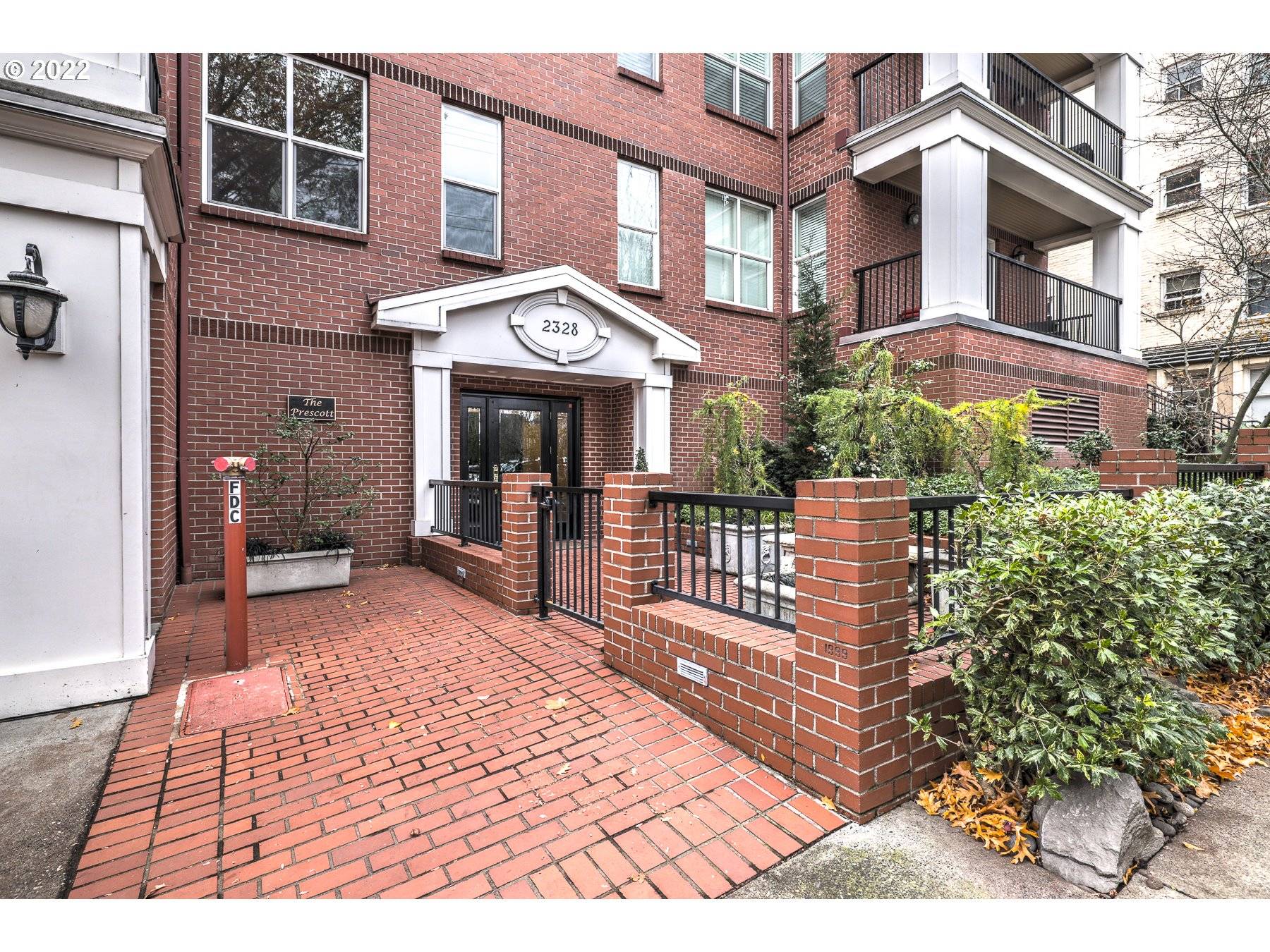 Portland, OR 97210,2328 NW GLISAN ST #1