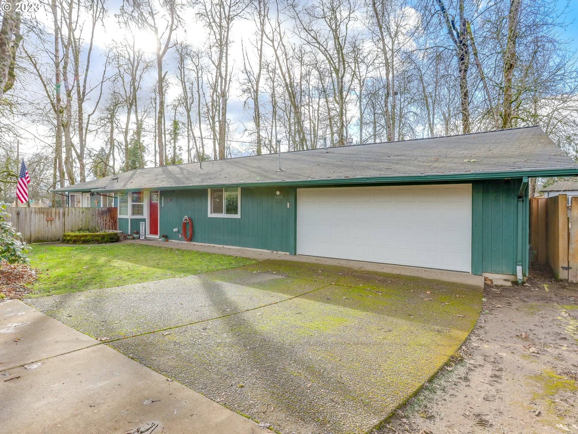 Dundee, OR 97115,660 SE EDWARDS DR