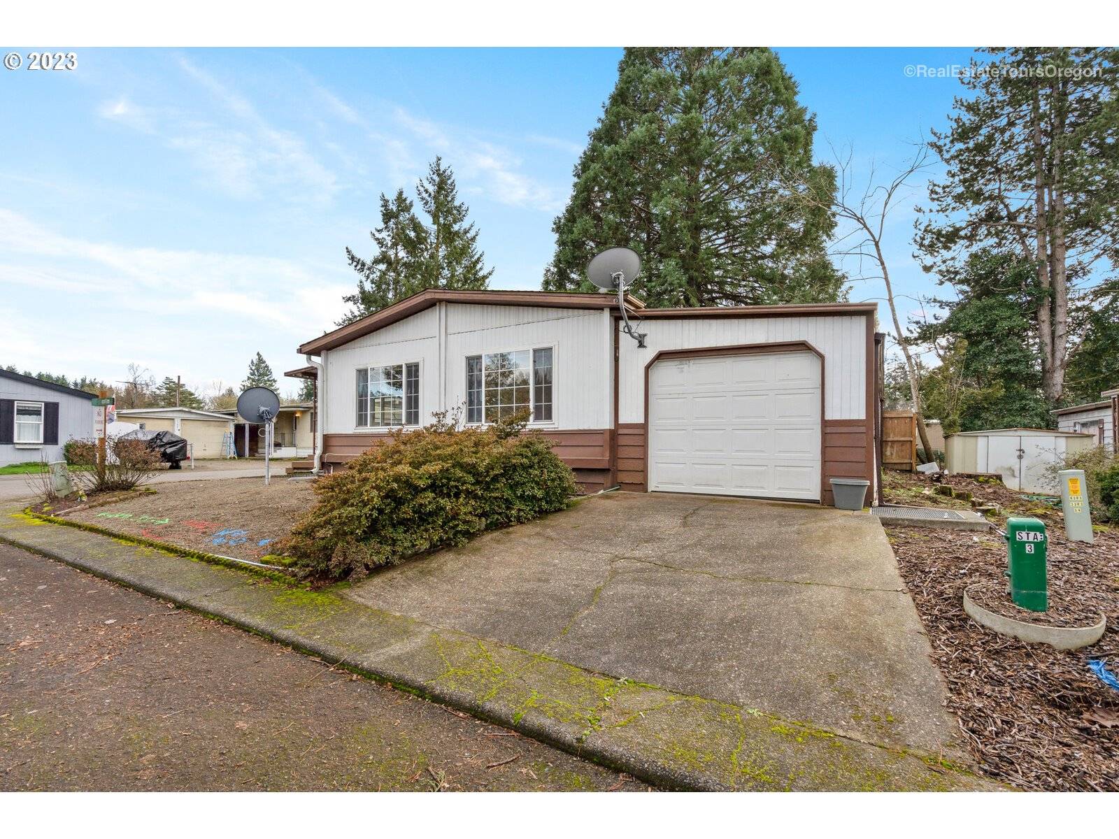 Aurora, OR 97002,23880 MEADOW DR NE