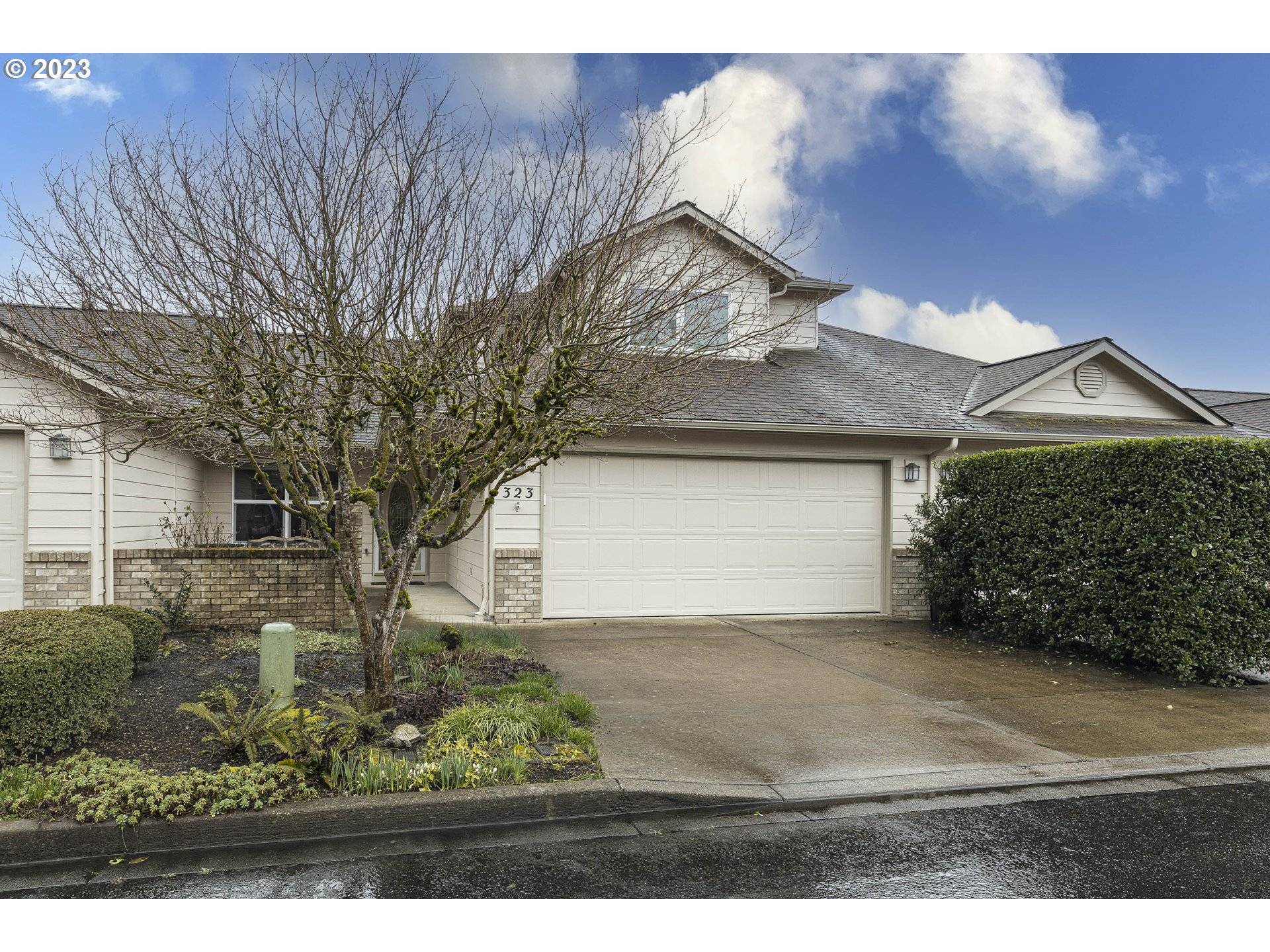 Mc Minnville, OR 97128,323 NE FIRCREST PL