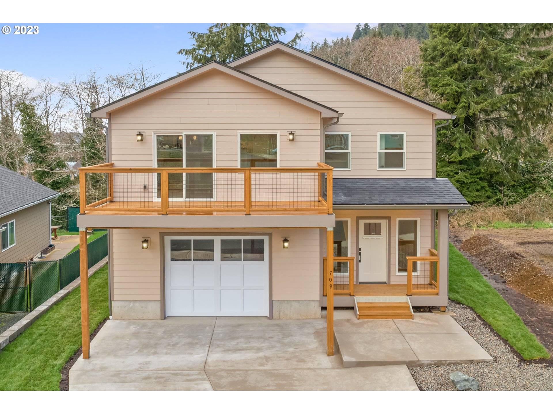 Garibaldi, OR 97118,709 Vine Maple LN