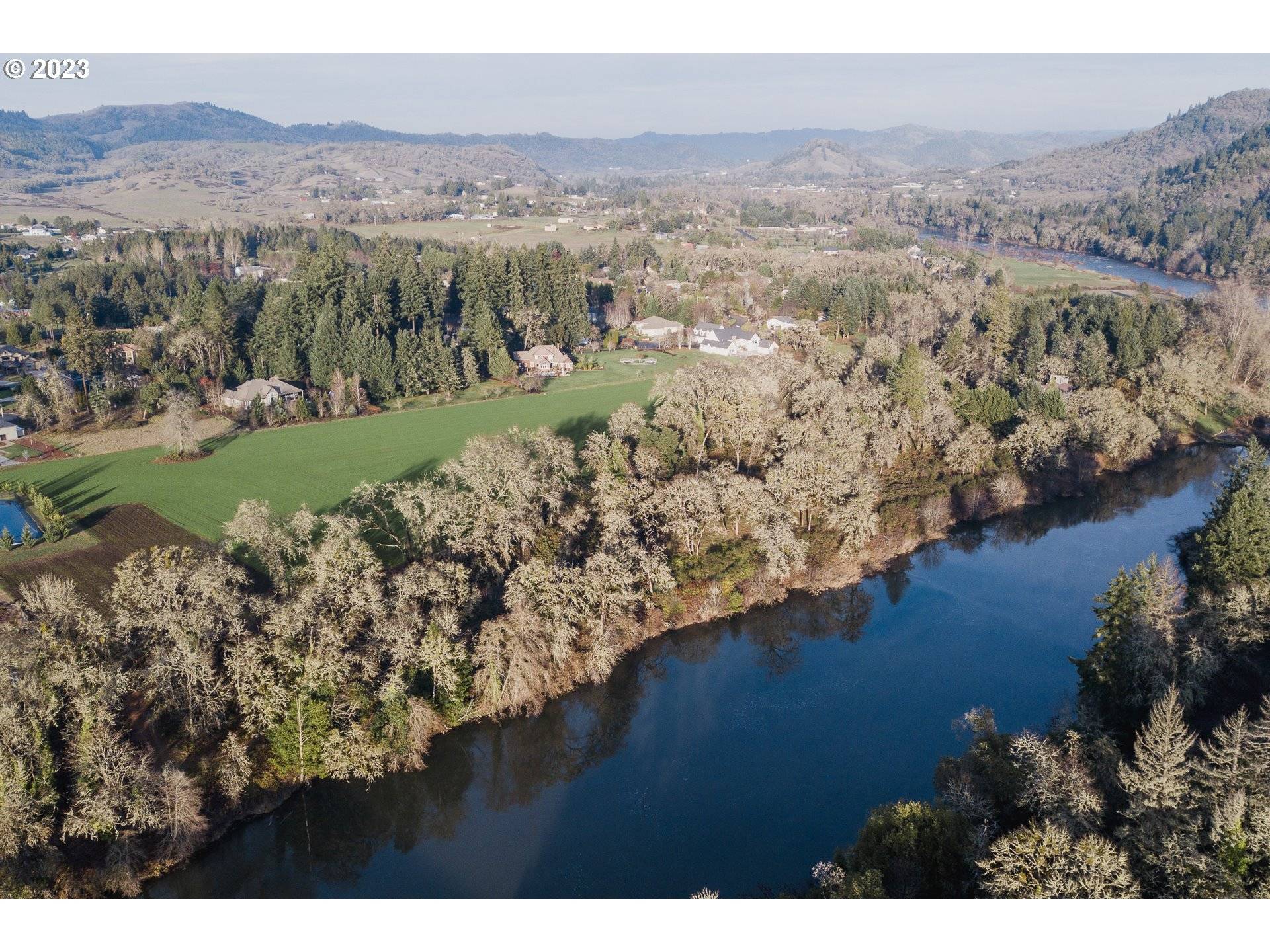 Roseburg, OR 97471,146 RIVER CLUB DR