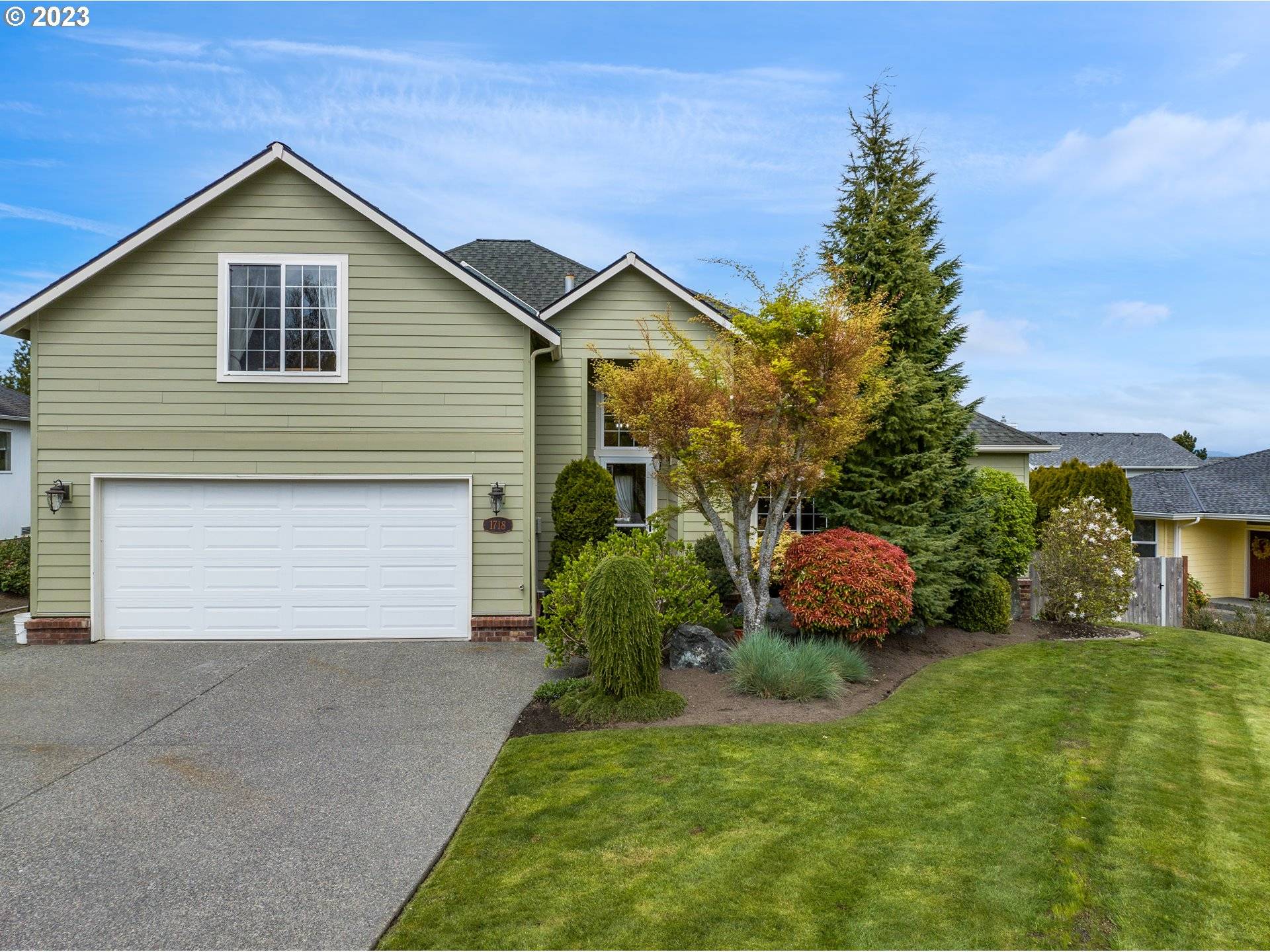 Anacortes, WA 98221,1718 Bakerview CT