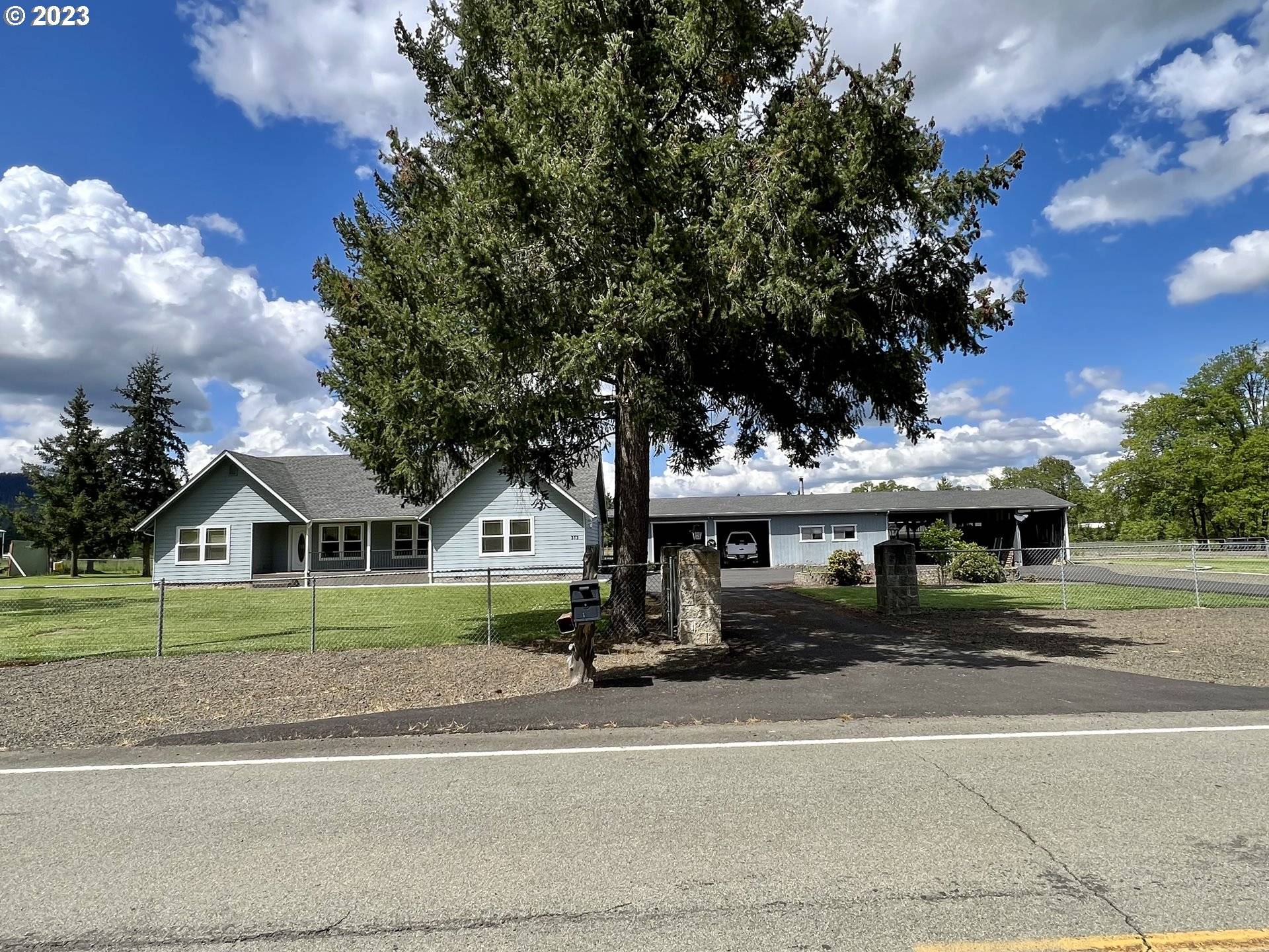 Roseburg, OR 97471,373 DAIRY LOOP RD