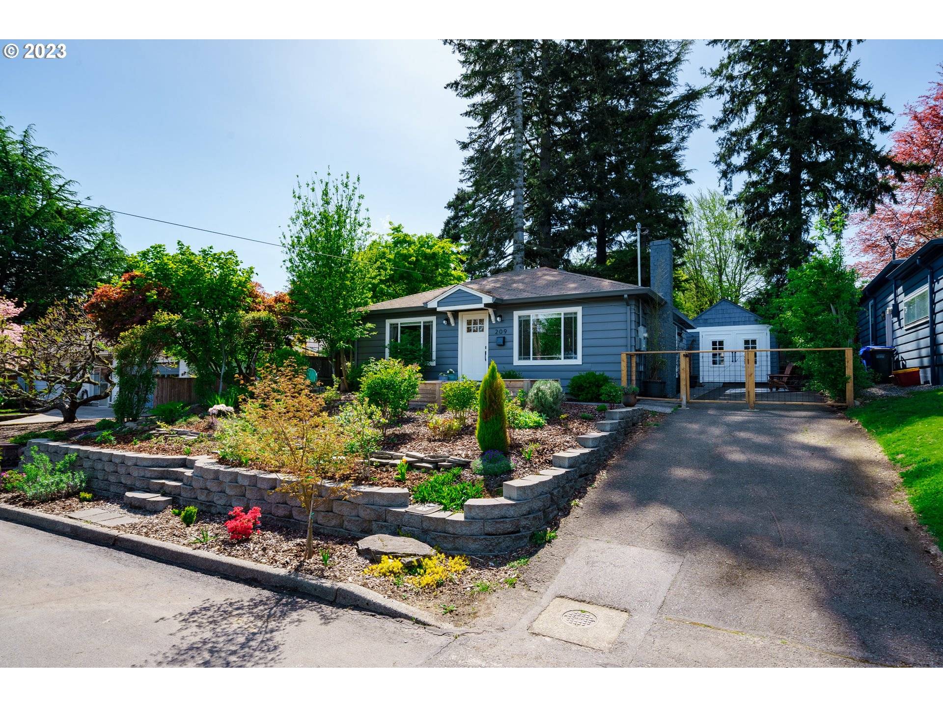 Gresham, OR 97030,209 NW NORMAN AVE