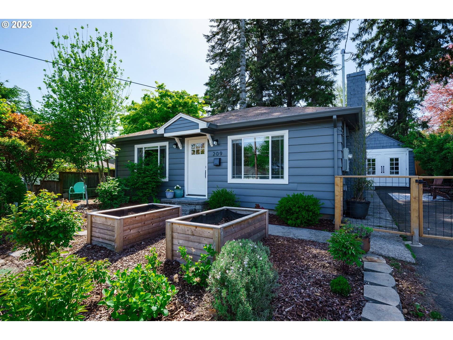 Gresham, OR 97030,209 NW NORMAN AVE