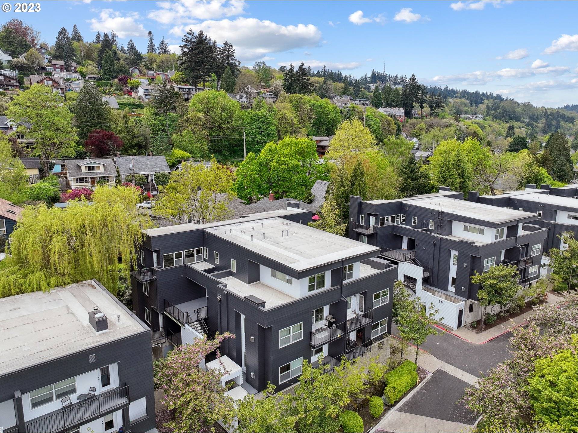 Portland, OR 97219,618 S NEVADA ST #H