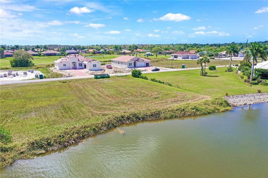 18013 Sandtrap DR, Naples, FL 34114