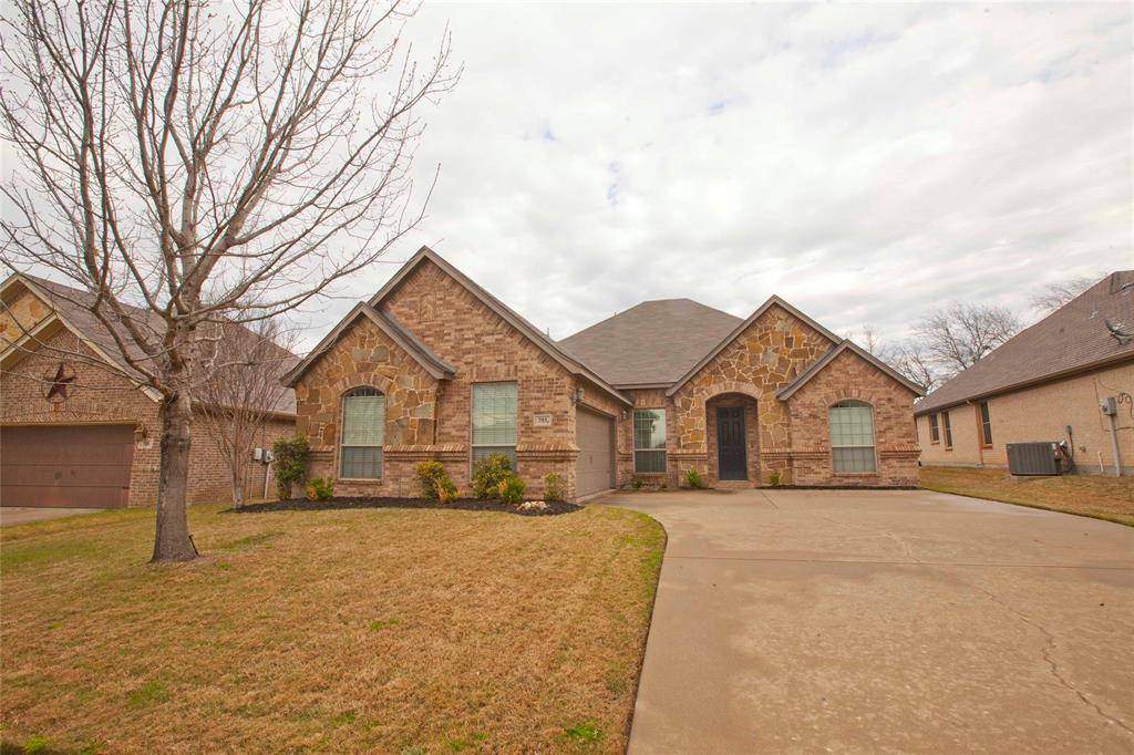 Burleson, TX 76028,753 Peach Lane