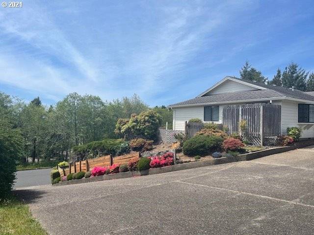 Newport, OR 97365,915 NE 7TH DR