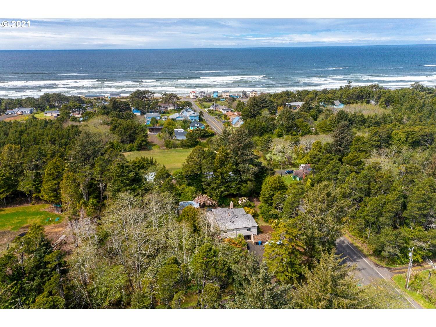 Waldport, OR 97394,931 SW WAKONDA BEACH RD