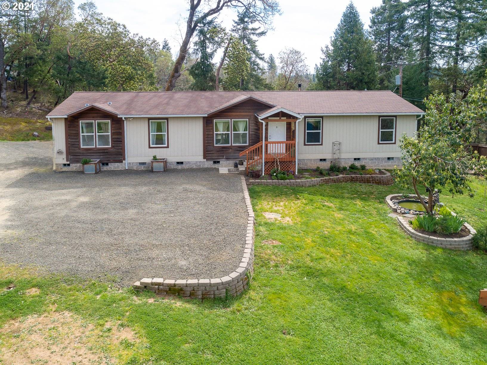 Roseburg, OR 97471,697 ROSEWOOD DR