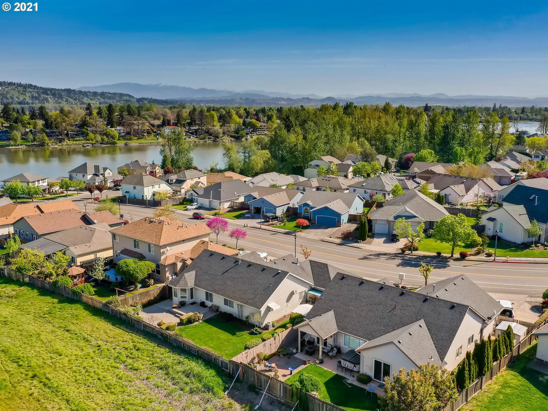 Fairview, OR 97024,3797 NE FAIRVIEW LAKE WAY