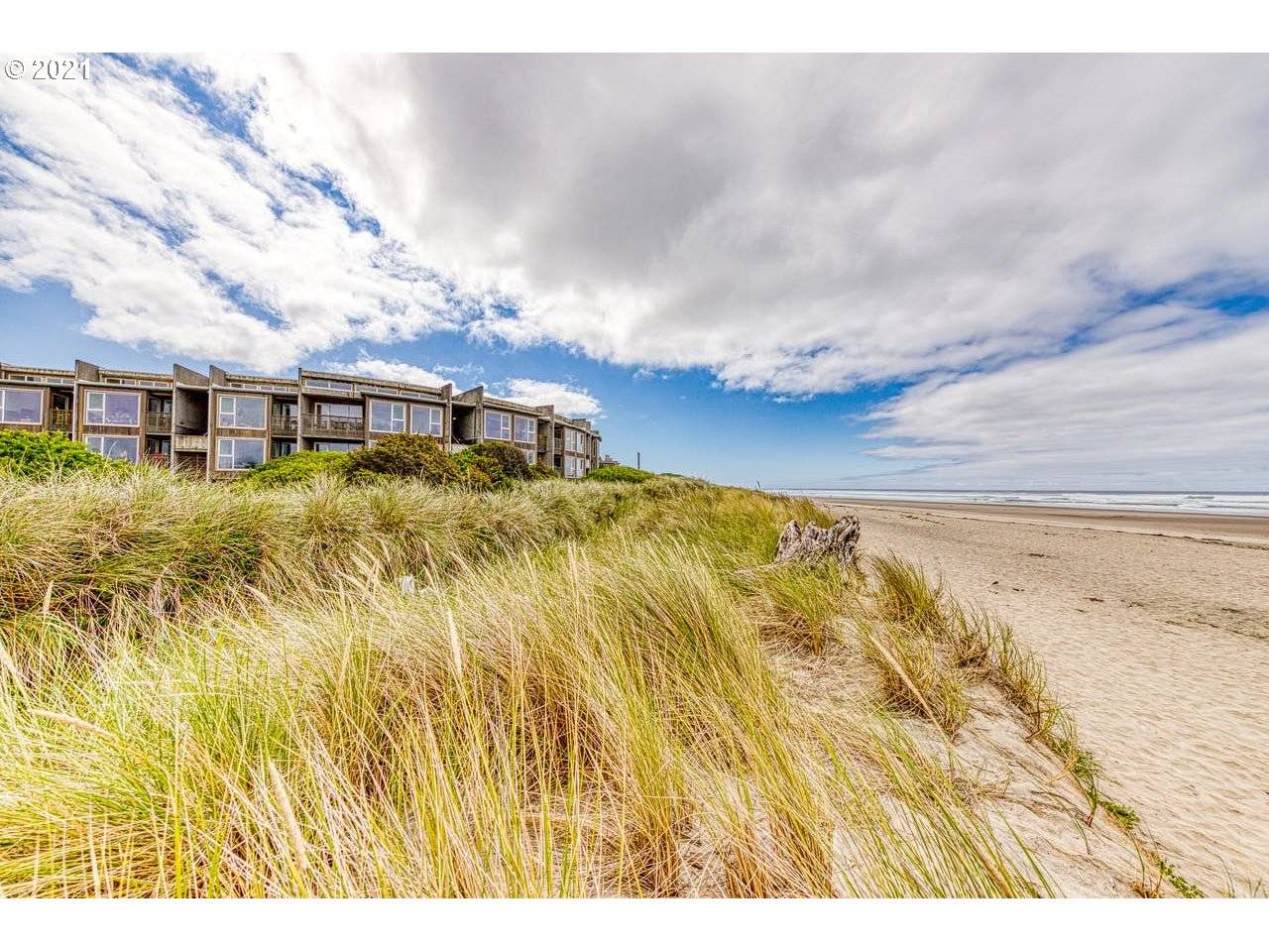 Rockaway Beach, OR 97136,105 NW 23rd AVE #105