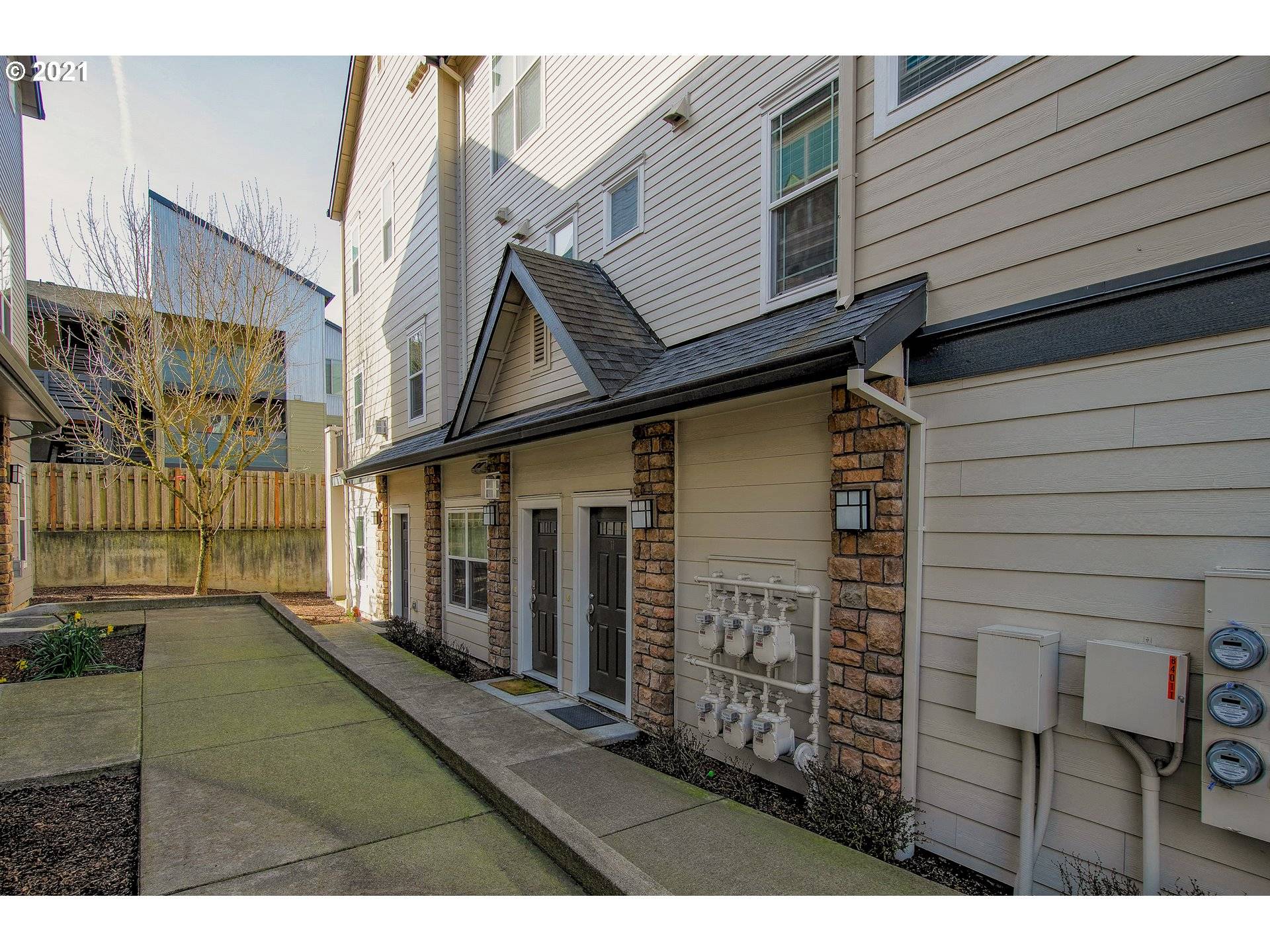 Hillsboro, OR 97006,10842 NE RED WING WAY #202