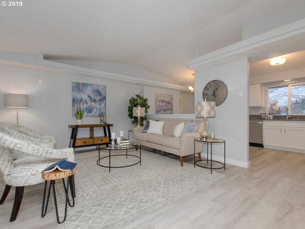 Keizer, OR 97303,981 CLOVERLEAF LN