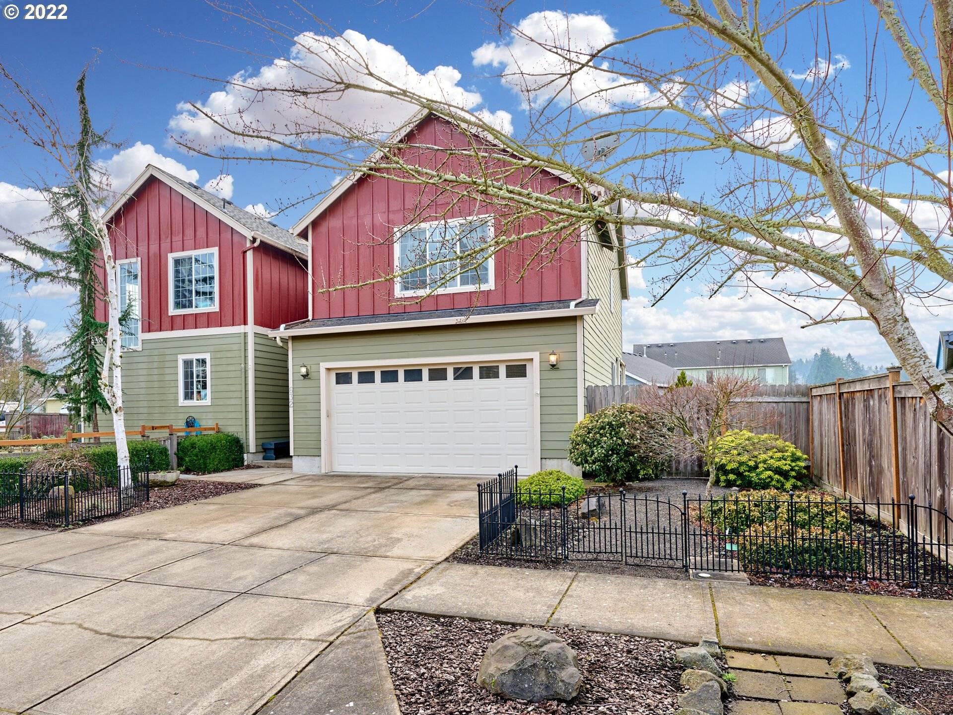 Silverton, OR 97381,632 ROSEMARY WAY