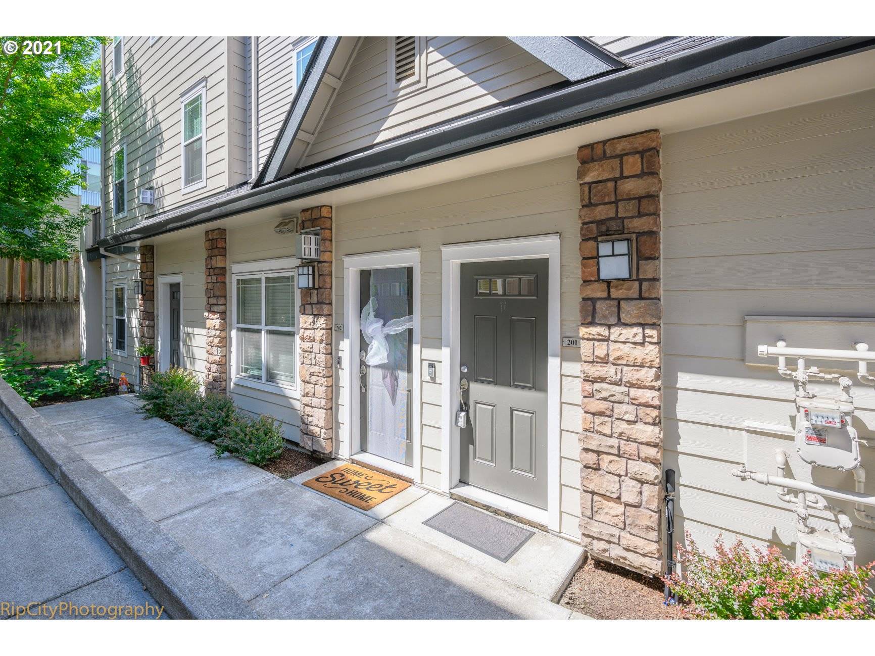 Hillsboro, OR 97006,10842 NE RED WING WAY #201