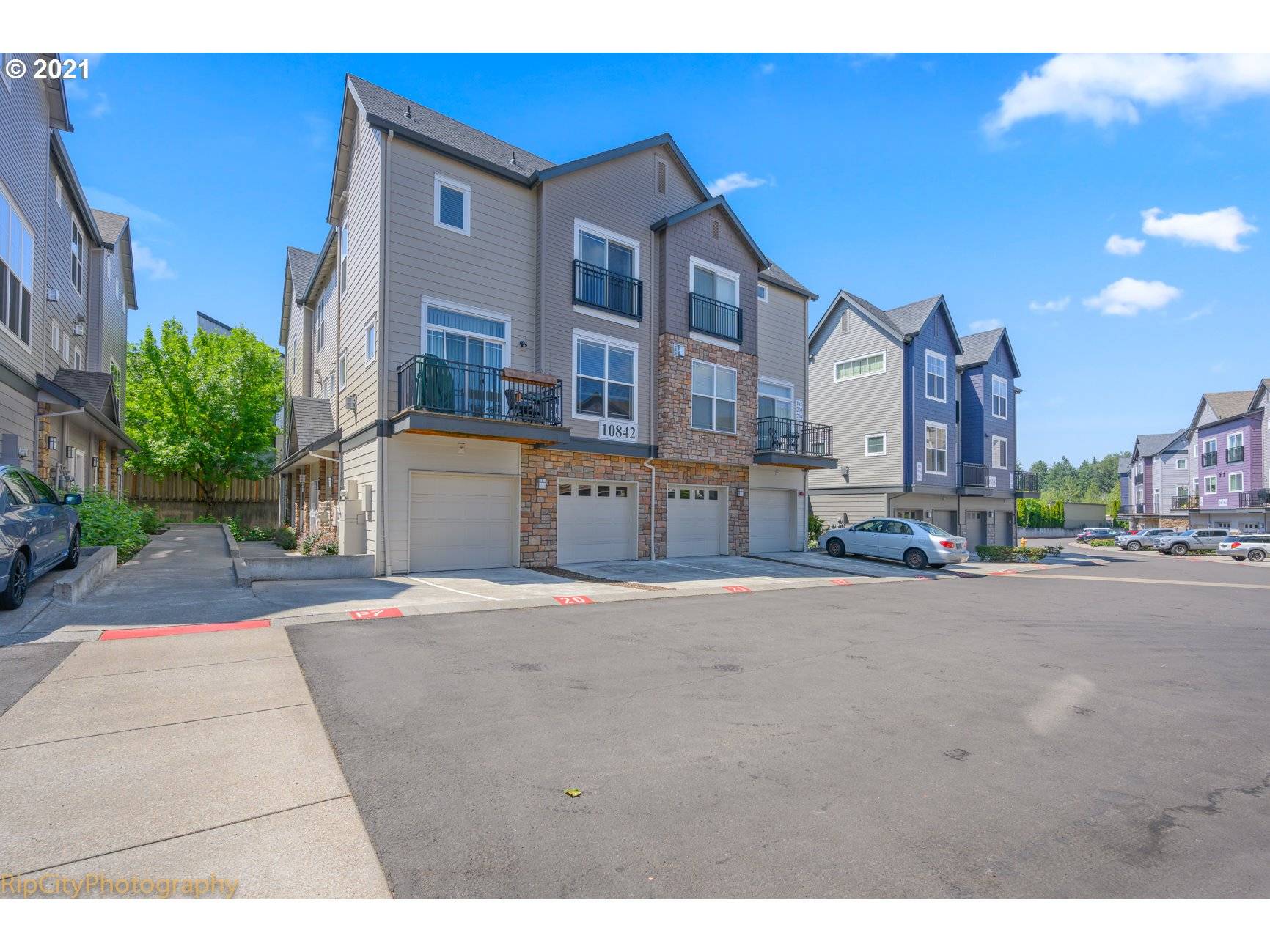 Hillsboro, OR 97006,10842 NE RED WING WAY #201