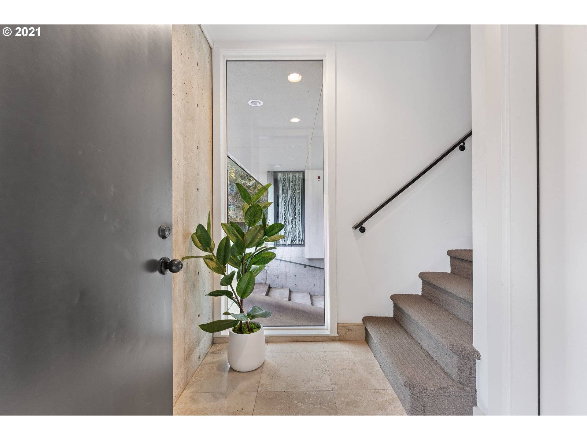 Portland, OR 97201,245 SW MEADE ST #M3